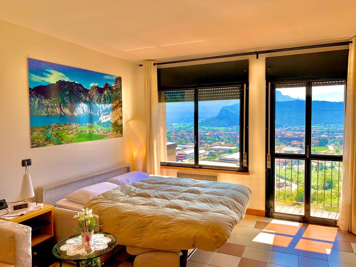 Sky&Pool Dom Lejlighed Riva del Garda Eksteriør billede